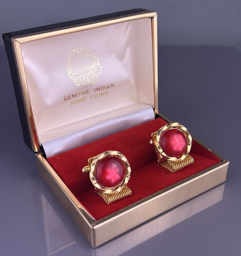 Red Star Cabochon Rope Twist Wrap Around Cufflinks Gold Tone Round NOS Vintage